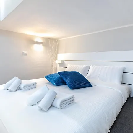 Exclusive Loft Crocetta - 5 Min To Metro Nizza - Free Wi-fi & Ac Apartment Turin